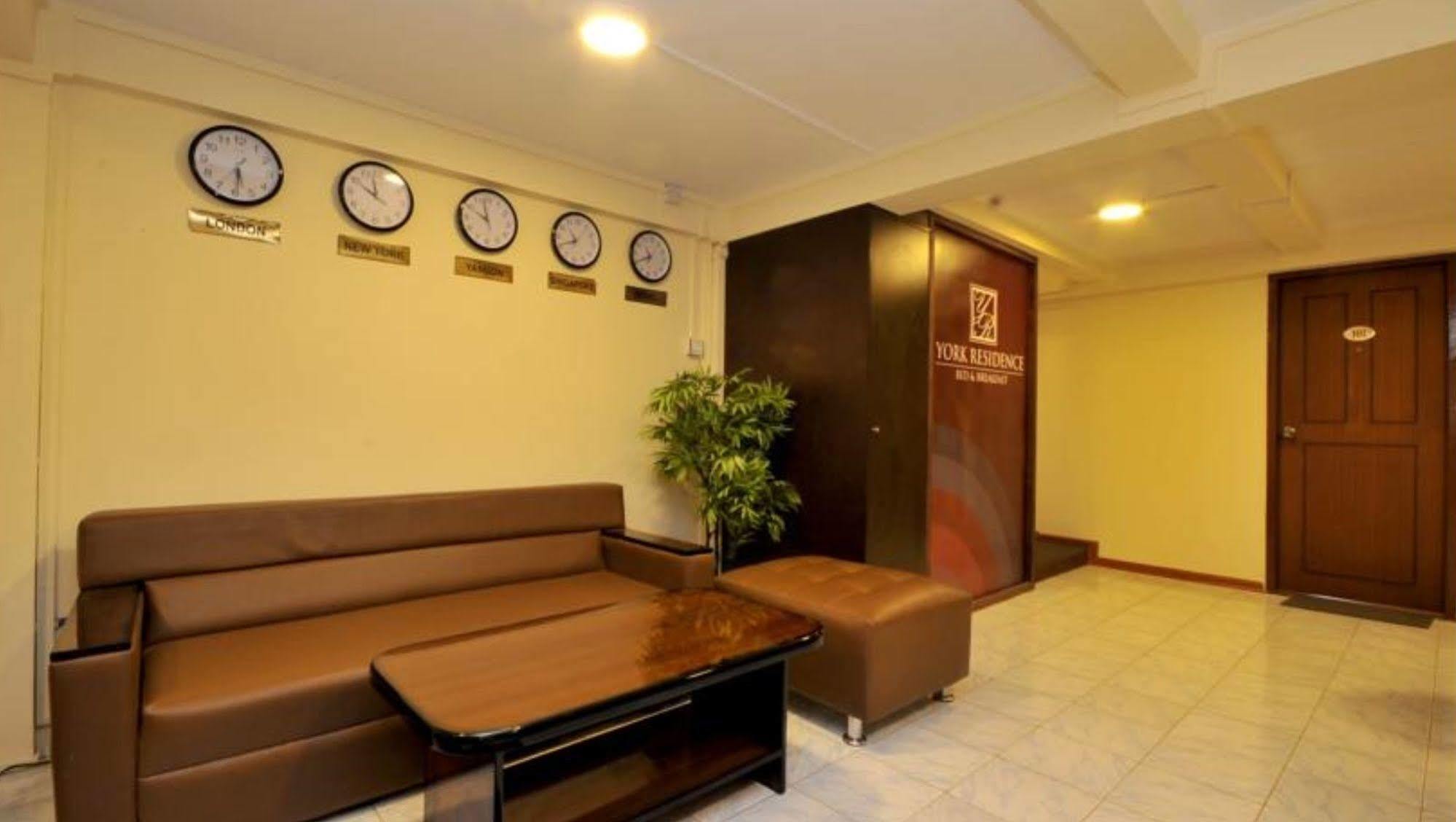 York Residence Yangon Exteriör bild