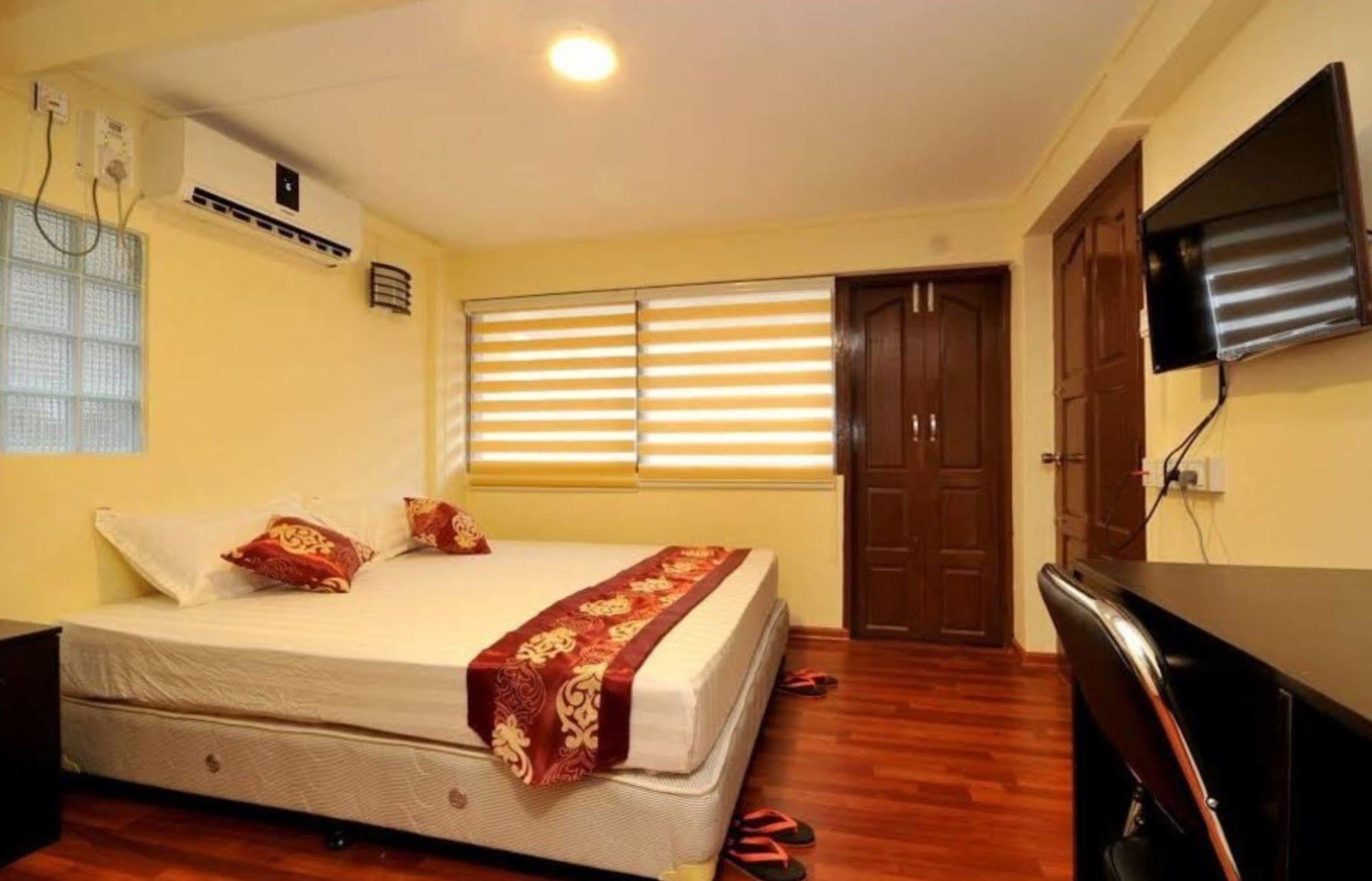 York Residence Yangon Exteriör bild