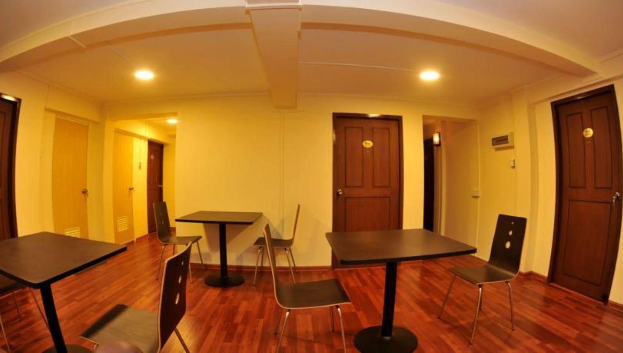 York Residence Yangon Exteriör bild