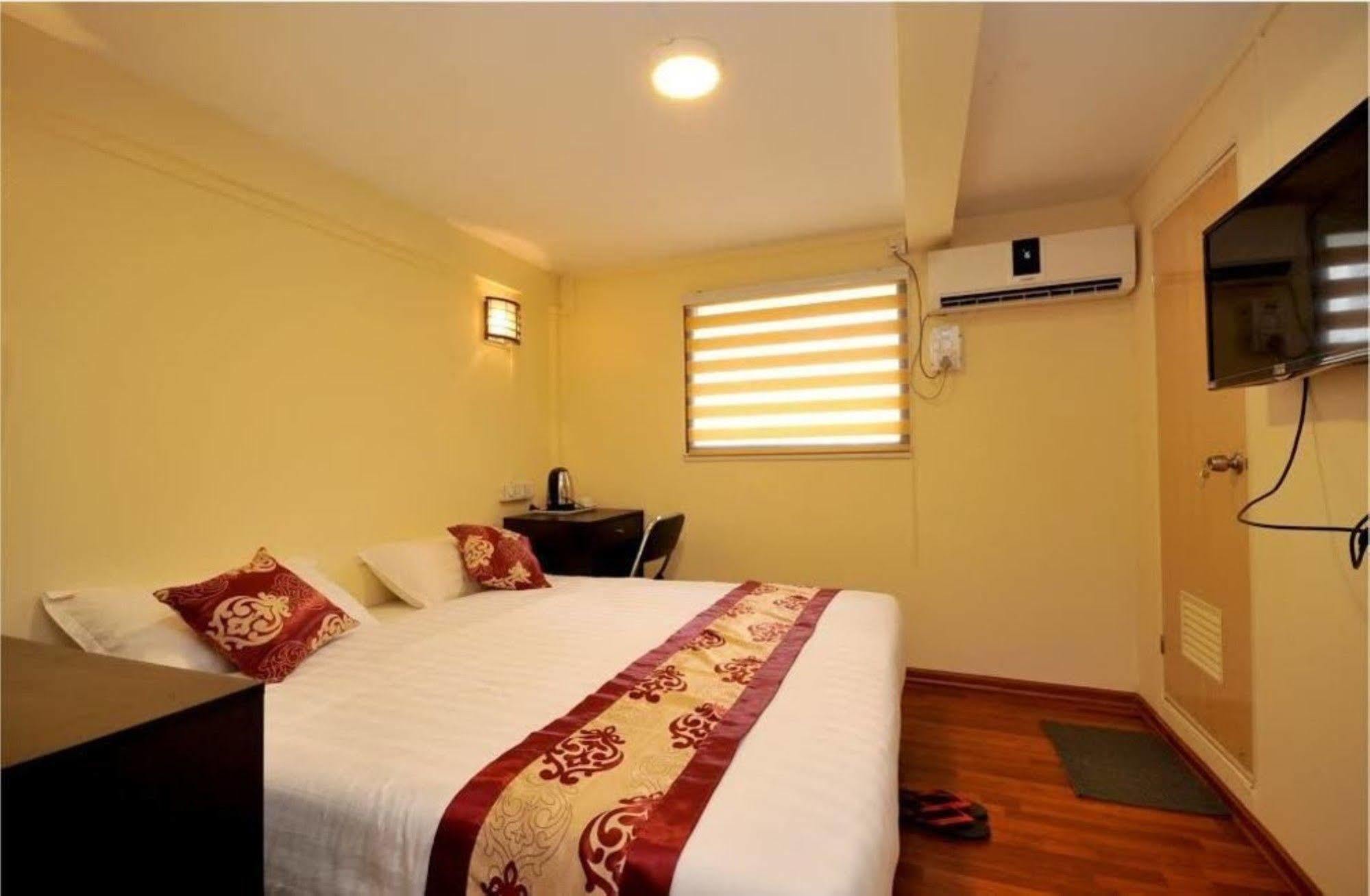 York Residence Yangon Exteriör bild